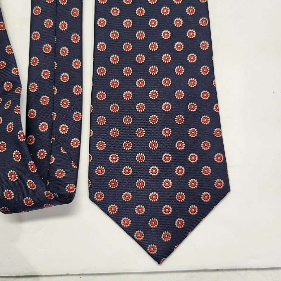 Corbata para hombre Geoffrey Beene 100 % tricel azul marino con puntos rojos 3,25" de ancho Foto 4 de 4