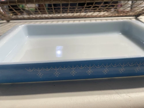 Vintage Pyrex Snowflake Garland 933 Baking Dish Lasagna Pan - Nice!