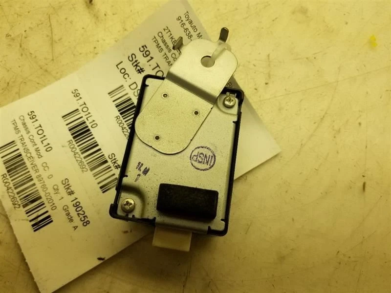 Toyota Matrix S 2010 2,4 L tracción delantera AT TPMS módulo de control ECM Foto 3 de 4