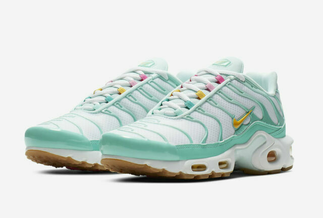 air max plus pink teal