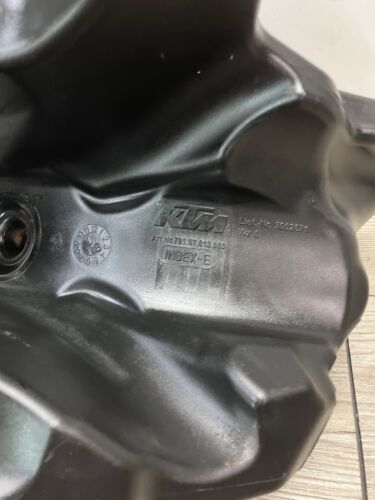 2019-2022 KTM 250 350 450 SXF FUEL TANK - Picture 6 of 6