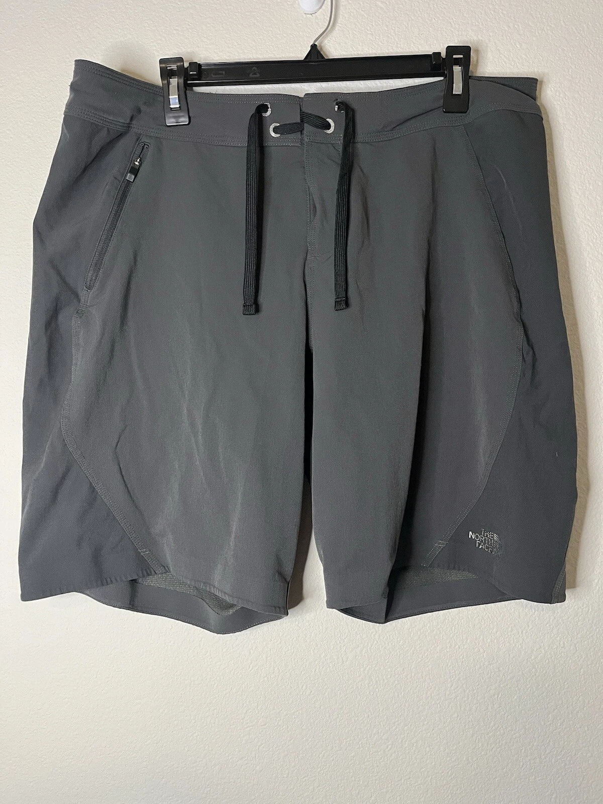 The North Face Shorts Mens 38 Gray Hiking Climbing Outdoor Nylon