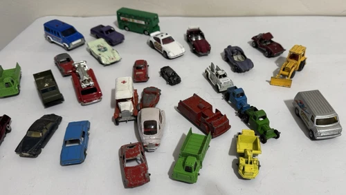 Vintage Diecast Cars Corgi Tootsie Johnny Lightening Husky Tomica++ Lot Of 30