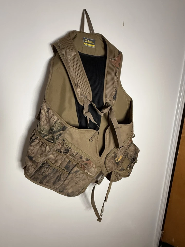 Cabela’s Foul Hunting Camouflage Vest Carrier Turkey Hunting - Image 4 of 4