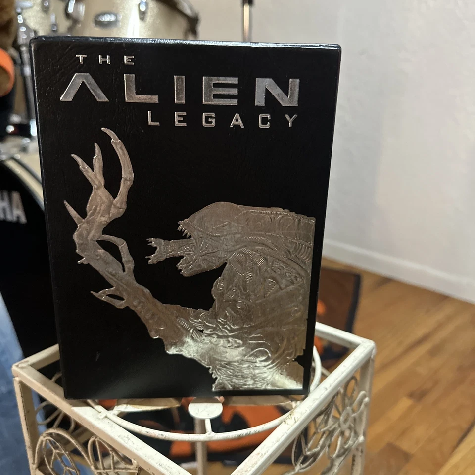 20th Anniversary Collection: The Alien Legacy (VHS 1999 5-Film Box Set) Complete Foto 3 de 4