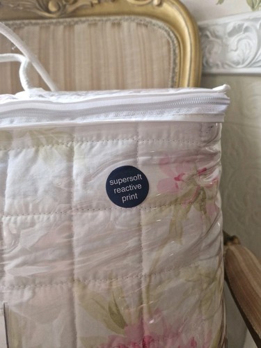 SANDERSON "ADELE" Raspberry/Ivory Floral KING Quilted Bedspread Throw NWT. £340 - Picture 4 of 11