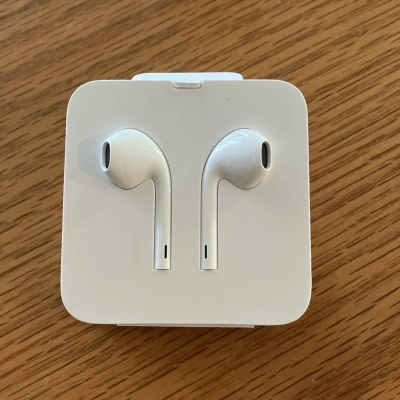 Apple EarPods with Lightning Connector In Ear Canal Headset - White