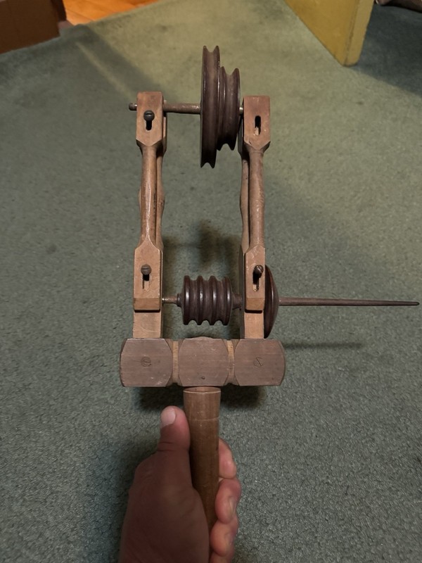 Antique Folk Art Primitive Wood Spinning Wheel Wool Yarn Threads Device 1800s