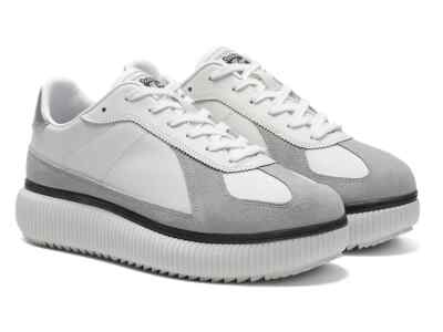 Onitsuka Tiger メタリックシルバー スニーカー　デレシティ DELECITY / デレシティ（スニーカー）｜Onitsuka Tiger