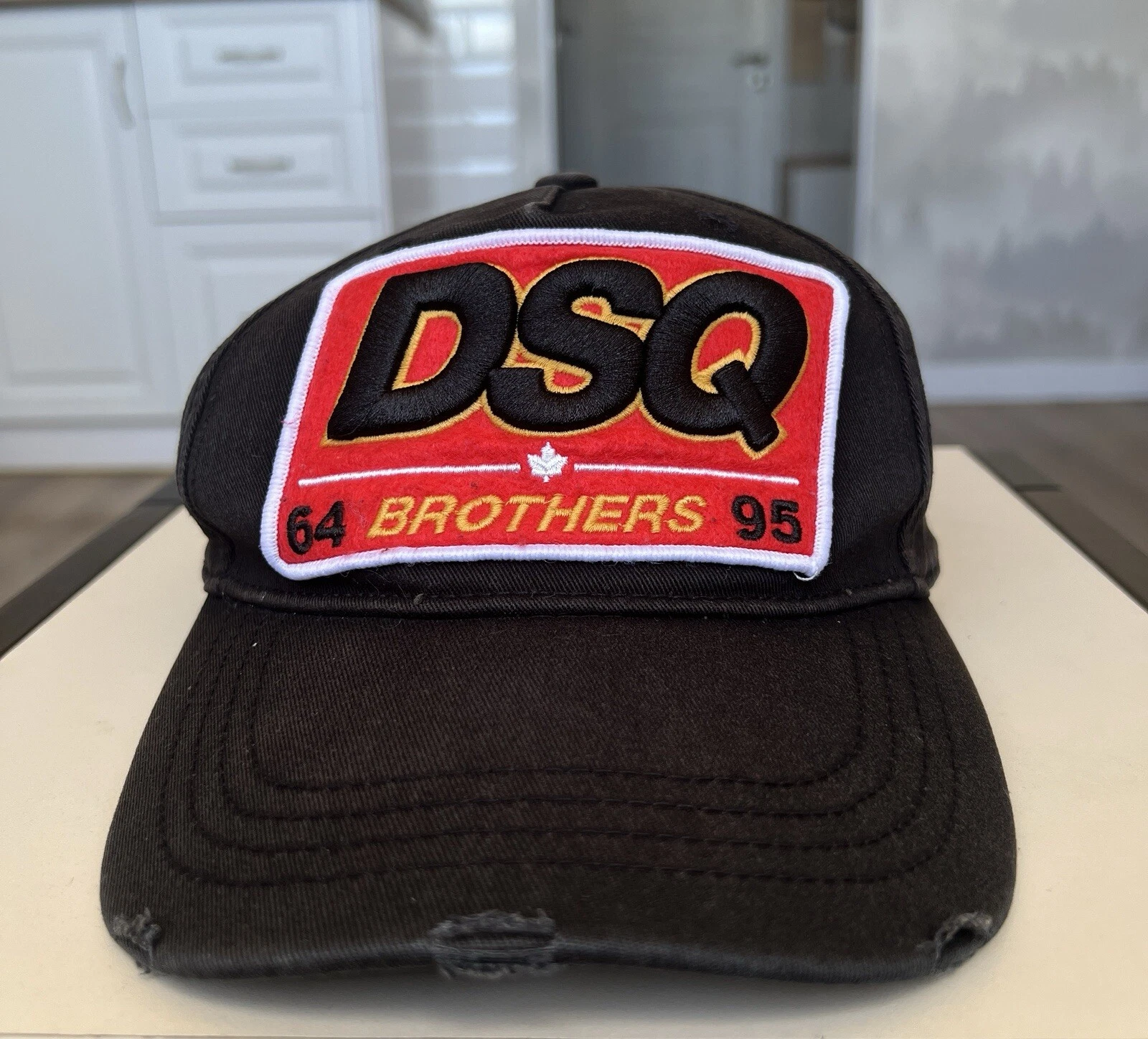 DSQUARED2 Cappellino in cotone nero con grande logo