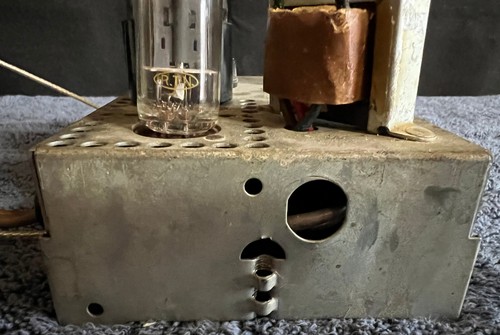 RCA INTEGRATED TUBE AMPLIFIER MONO RS 142 VINTAGE NEEDS WORK - Picture 10 of 18