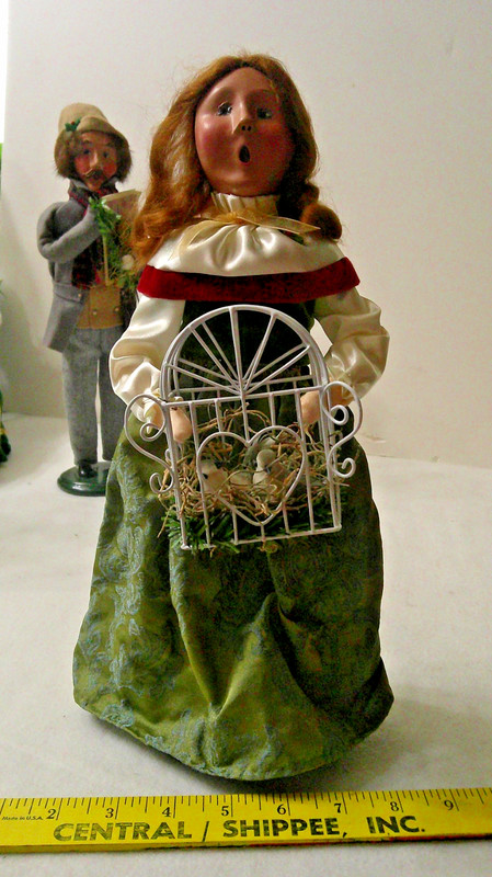 Byers' Choice Ltd. The Carolers TRADITIONAL SHOPPER 2004 MILK CAN