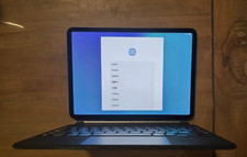 Apple iPad Pro 11' 2nd-Gen - A2228 - 128 GB, Wi-Fi  Apple Magic Keyboard