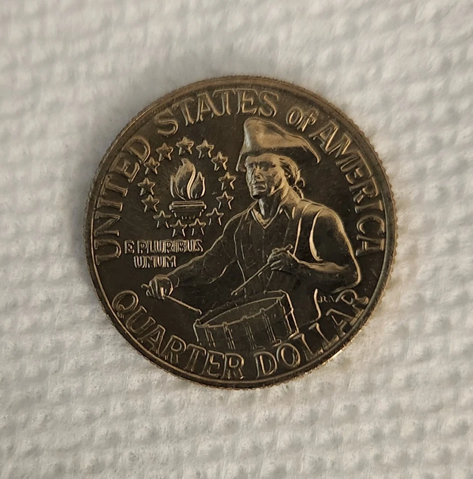 RARO Cuarto Bicentenario Vintage EE. UU. Como Nuevo 1776-1976 SIN MARCA DE CECA Foto 4 de 4