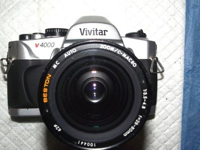 VIVITAR V4000 35MM FILM CAMERA WITH 28-80MM F3.5-4.8 MACRO ZOOM LENS, WORKS