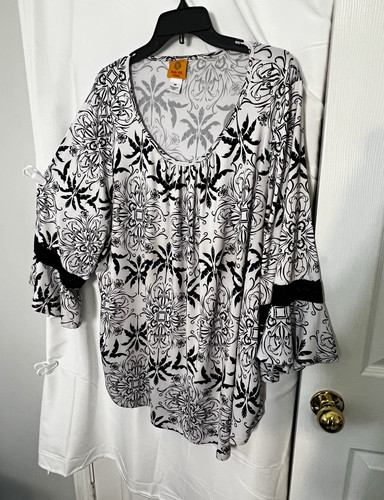Ruby Rd. Black White Gray Floral Scoop Neck 3/4 Bell Lace Knit Blouse 3X