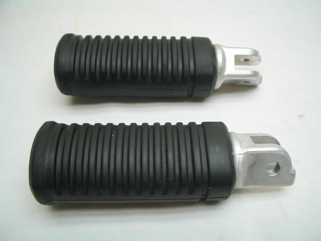 Stock OEM Rider Footpegs 50501106 50501107 Harley Softail '18-later NEW TAKE OFF