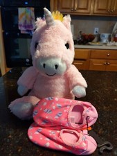NEW, TODDLER GIRLS WONDER NATION PLUSH UNICORN SLIPPERS and PLUSH, SIZE 7-8