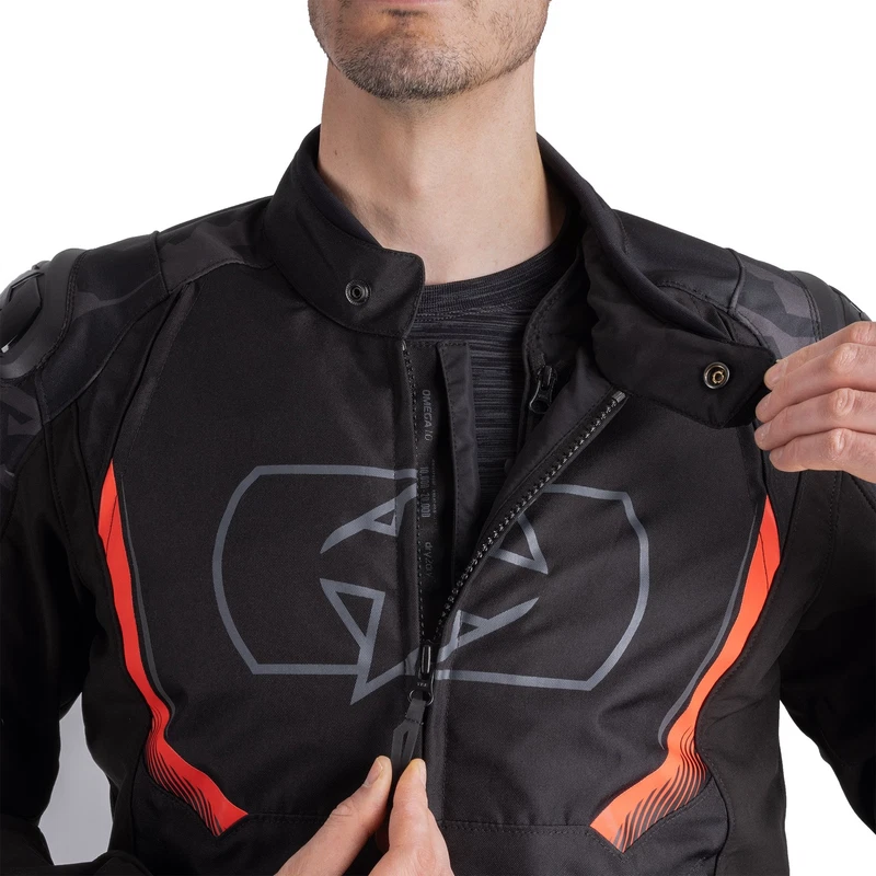 Black Camo Red, photo 6 of 7