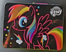 Fiambrera de hojalata negra Hasbro Sky High 2014 Rainbow Dash My Little Pony rara