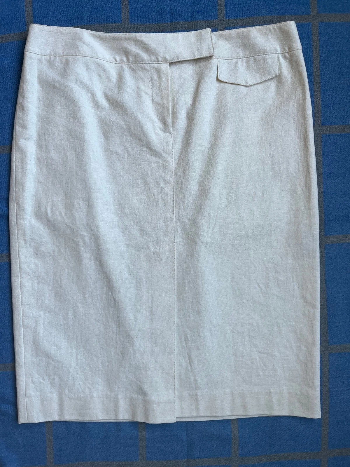 NEW TAHARI SKIRT, SIZE 8, WHITE/CREAM