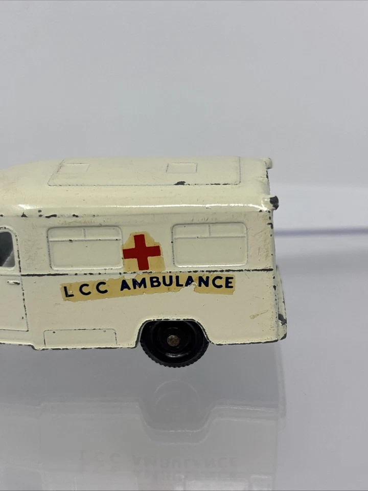 Vintage 1960's Die Cast Matchbox Lesney No 14 Lomas Ambulance England - Image 2 of 4