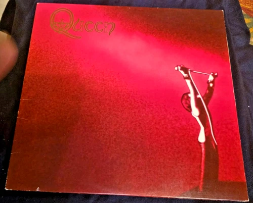 * JTz ** QUEEN ** Debut LP * Gold Embossed * 1973 1st Press * Near Mint Beauty *