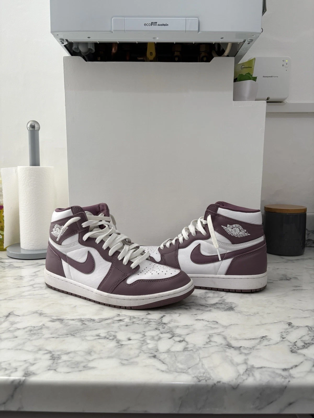 Air Jordan 1 Retro OG High Mauve UK8 (senza scatola)