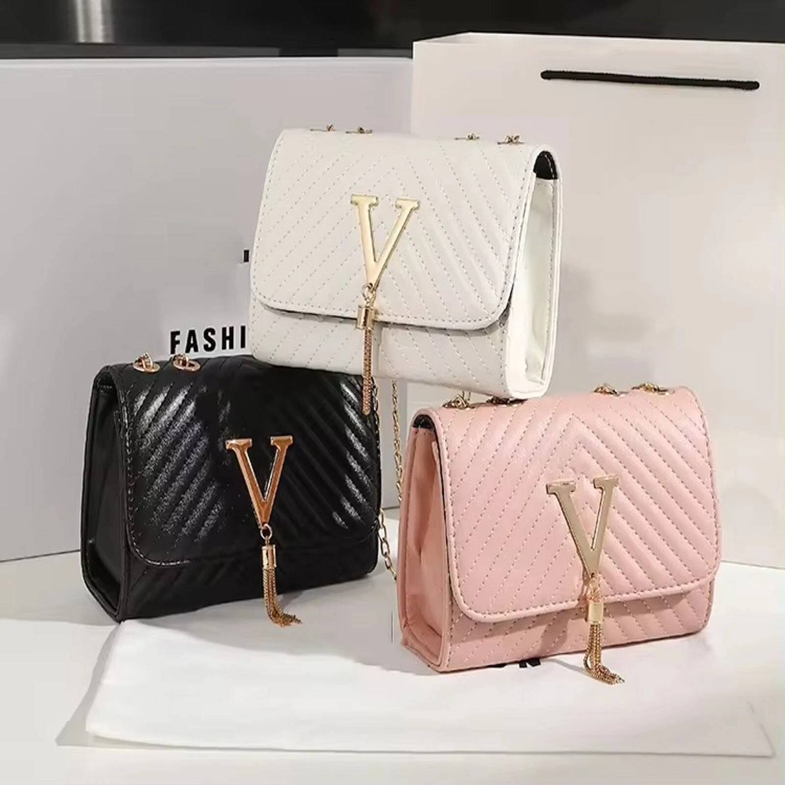 Borse da donna ispirate a Valentino per matrimonio sera cocktail pochette borsette