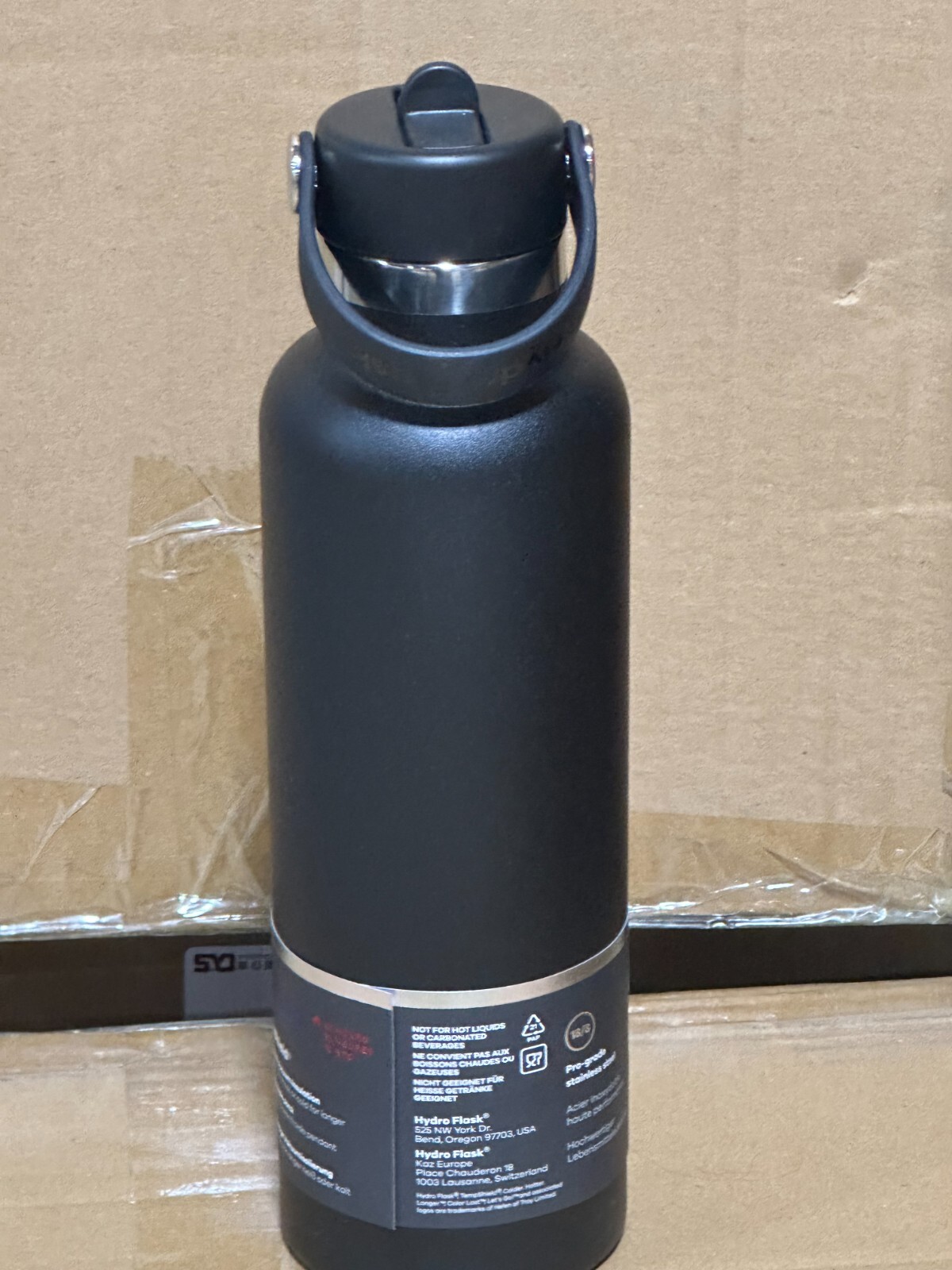 HYDRO FLASK-STANDARD MOUTH WITH FLEX STRAW CAP WATER BOTTLE-BLACK 621 ML/21 OZ