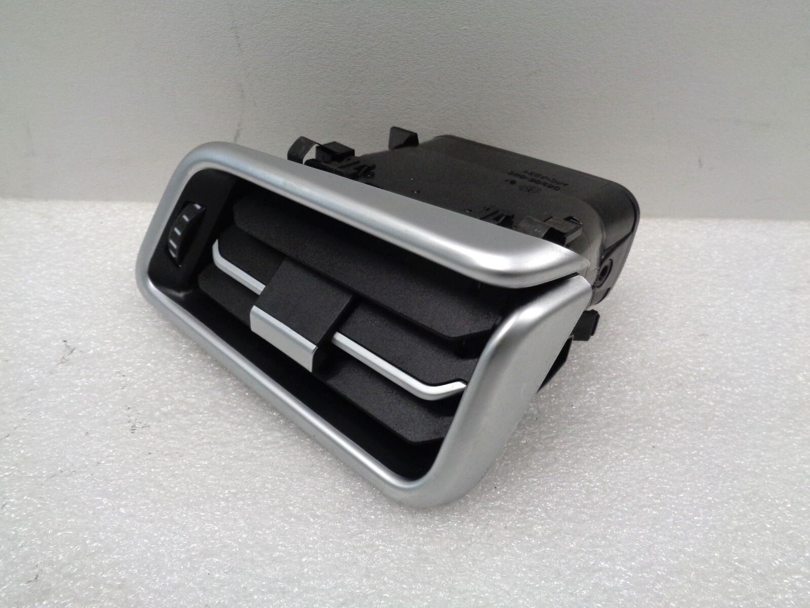 14-17 Maserati Ghibli Front Right Passenger Dashboard AC Air Vent OEM AK240281