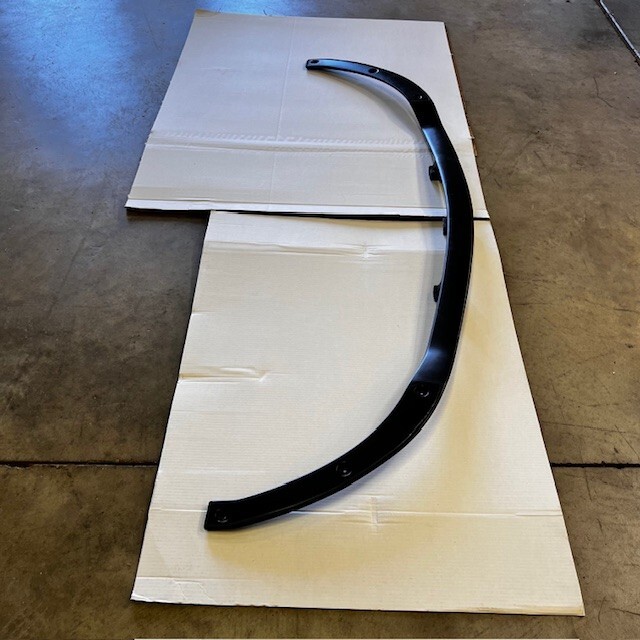 FERRARI 599 GTO (USED/FEW SCRATCH ) FRONT CARBON LOWER SPLITTER SPOILER 82841300
