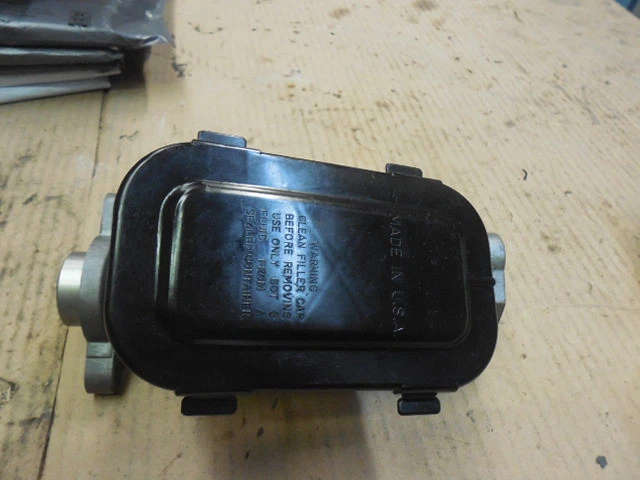 1983 - 1986 Fits Buick Century Brake Master Cylinder MC 39424 130.62052 - Image 4 of 4