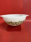 Vintage Pyrex Spring Blossom Crazy Daisy 2.5 Quart Mixing Bowl White Green #443