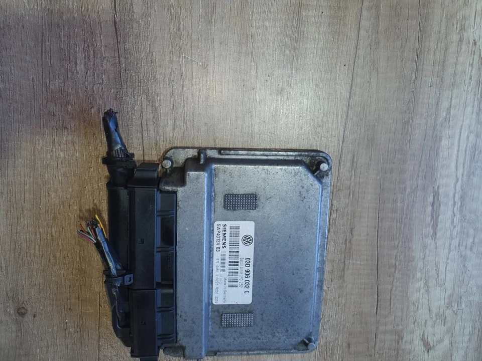 Centralina motore VW Polo 9N 1.2 benzina 40 kW centralina Siemens 03D906032C - Immagine 2 di 4