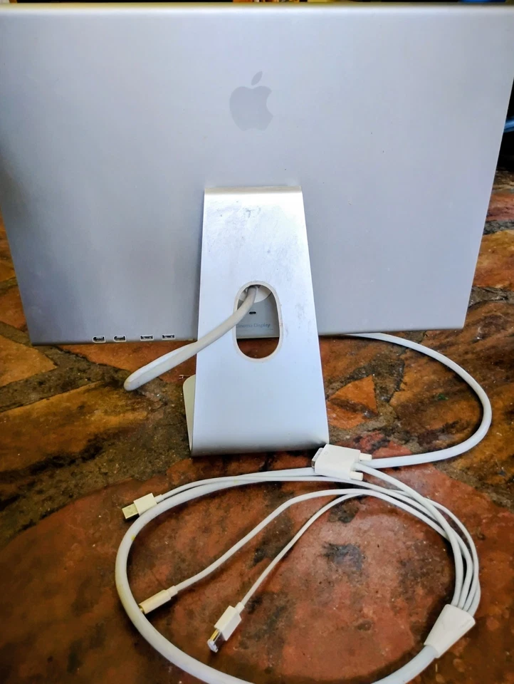 Apple A1081 20 inch Widescreen Cinema Display LCD Monitor Vintage Desk Screen - Image 2 of 4