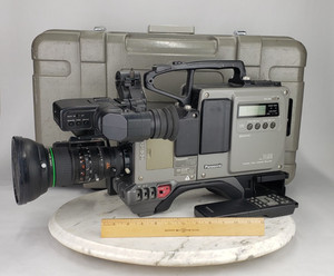Panasonic AG-7450 Portable Video Cassette Recorder Canon Lens - Case VHS Apple