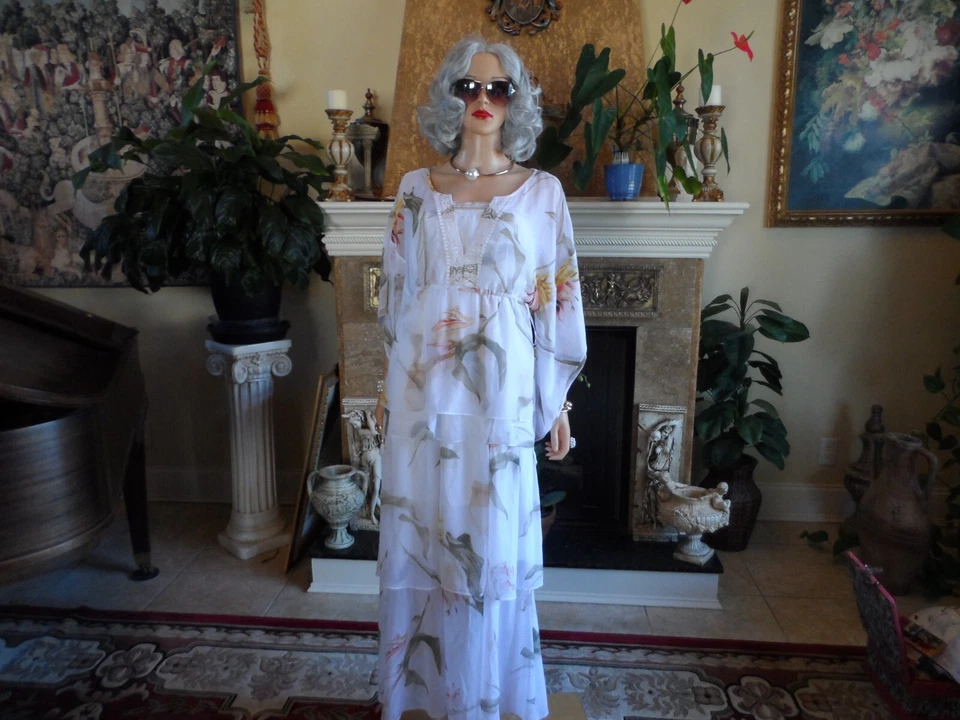 Maxi Vestido Casa Blanca Mercado Negro Blanco Floral Chifón Sin Tirantes Talla S Foto 2 de 4