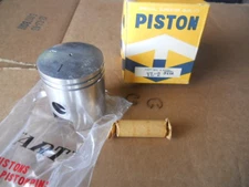 NOS MC ART STD Piston w/ Pin & Circlips Fits: Yamaha L5T YL2 166-11631-01-96