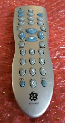 Universal remote control fully fonctions .