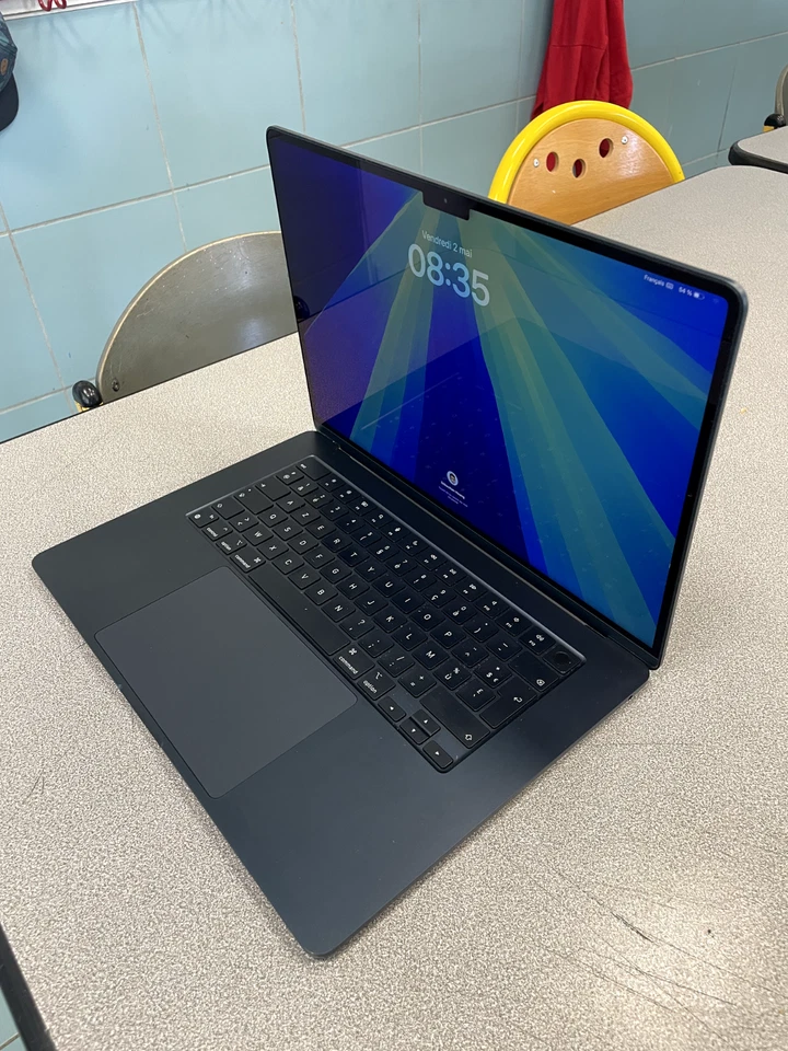 Apple MacBook Air 15" M2 · 8GB · 256GB, photo 1 sur 5