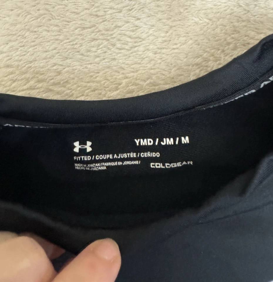 Camisa Atlética Under Armour Unisex Juvenil Talla Mediana Ajustada Manga Larga Negra Foto 3 de 4