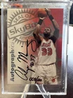 SkyBox 1997-98 SkyBox Premium Autographics Alonzo Mourning Heat #33 Auto /100