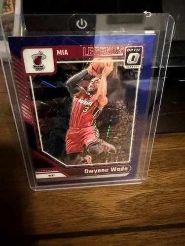 2024-25 Panini Donruss Optic - Legends Dwyane Wade #231 Blue Hyper Prizm