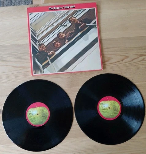 THE BEATLES/1962-1966  12" DOUBLE LPS APPLE RECORDS VG+