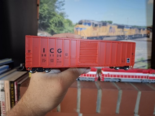 Roundhouse Illinois Central Gulf 50' FMC SD Boxcar - ICG #50113 - ¡PESO PERDIDO!! | Condition: Used