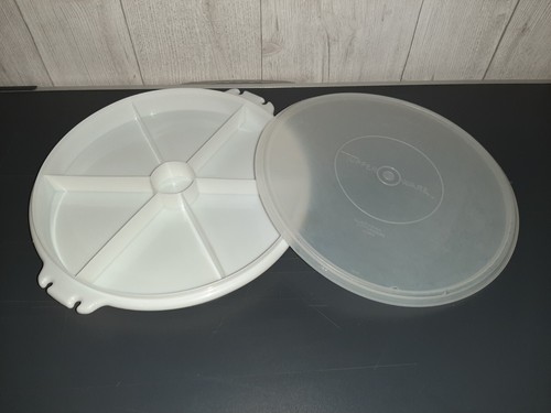 TUPPERWARE LOT PLATEAUX COUVERCLES PIED Compartiments Gâteaux Apéro Crudités etc EUR 24,90 - FR
