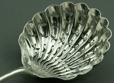 Zuckerstreuer 950 Silber guillochiert Zuckerlöffel Sieblöffel Puderzucker (221) 