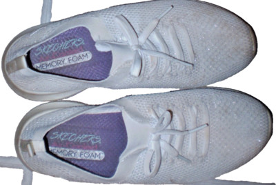 Skechers ultra light knit sneakers/women's 9.5 soft white gently preowned! LQQK*