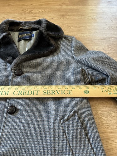 VTG PENDLETON Men's Sz 42 Gray Herringbone Wool Black Faux Fur Collar Over Coat - Picture 5 of 8